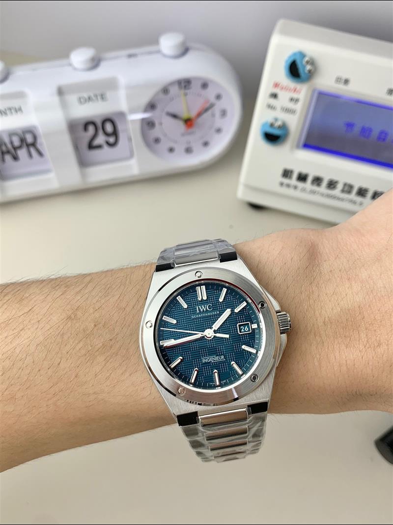 202457162233270 1700